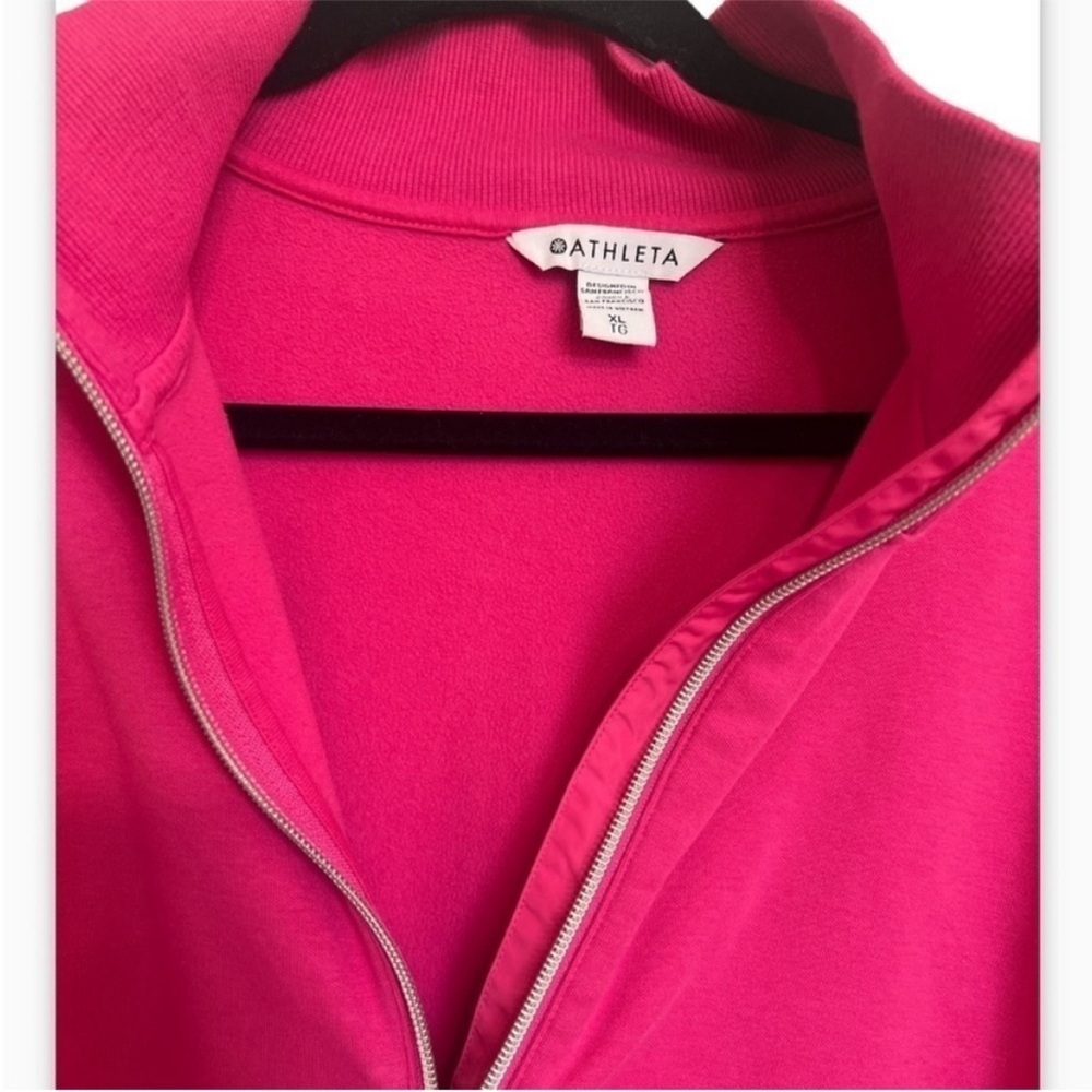 Athleta Triumph Hybrid Half Zip
Sweatshirt in Pink - Picture 5 of 10
